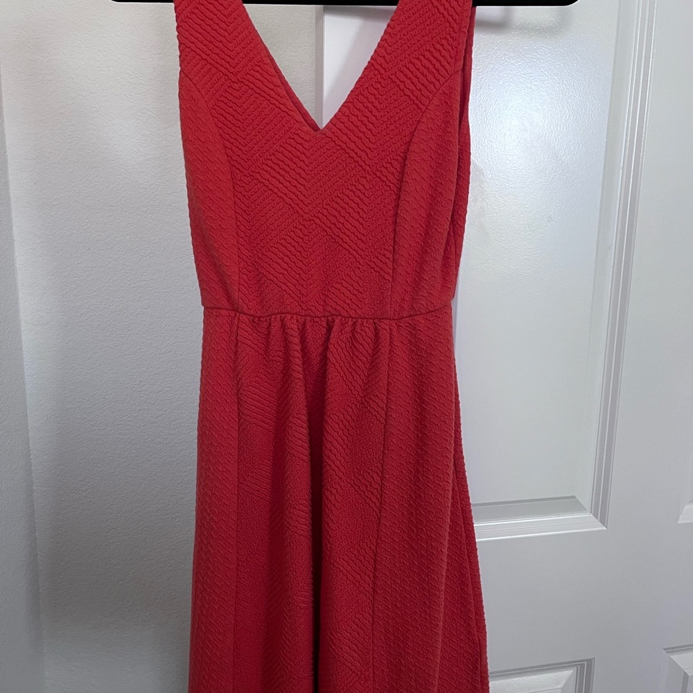 Elegant Coral Sleeveless Dress - Picture 3 of 3